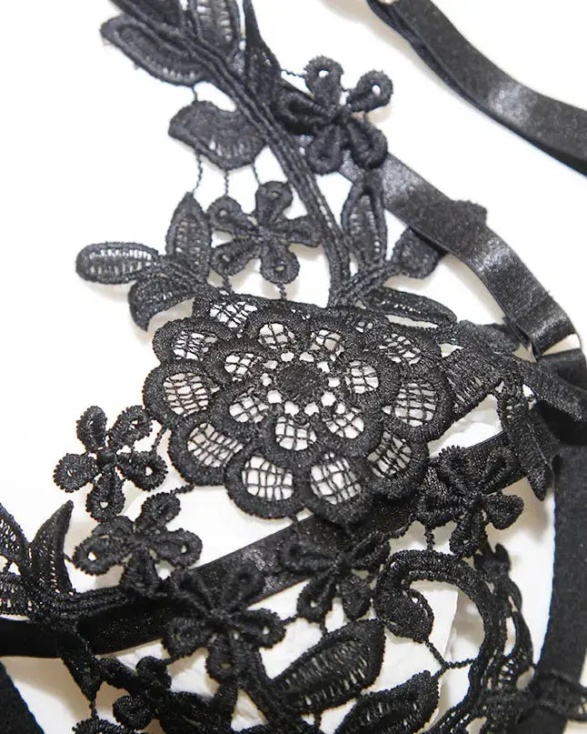Barbara Lingerie & Garter Set Mono Shyla